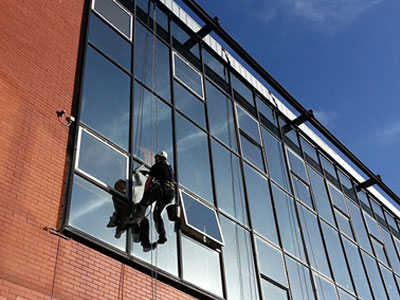 Facade cleaning image butlers glass